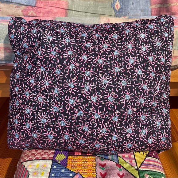Handmade floral pillow quilt💐 - Picture 2 of 9